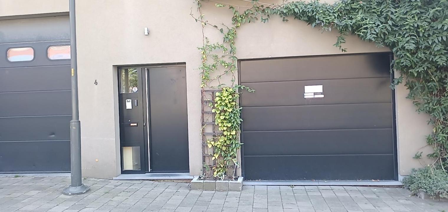 Lodgerivierenhof Antwerp Exterior photo